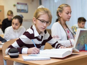 Скільки шкіл на Волині зможуть працювати в умовах «жовтої» зони. ВІДЕО