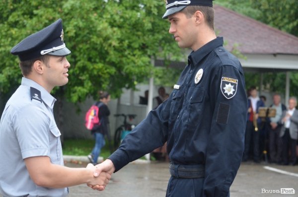 У Луцьку поліцейські отримали нові погони і звання. ФОТО