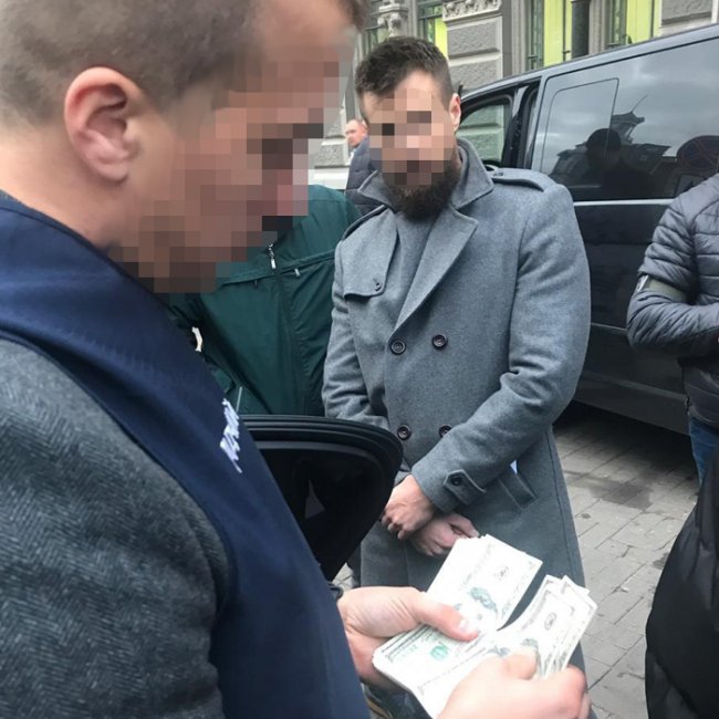 Працівник Нацбанку вимагав 50 тисяч доларів хабара за «валютну» ліцензію. ФОТО