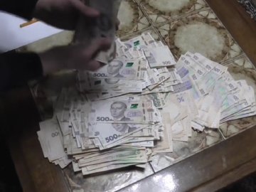 Волинянка вкрала пів мільйона гривень у військовослужбовця ЗСУ