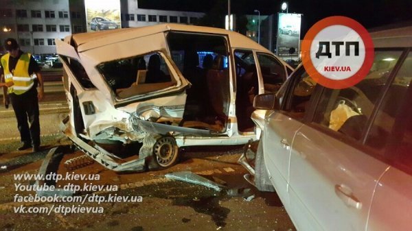 У Києві п'яний водій збив двох патрульних. ФОТО. ВІДЕО