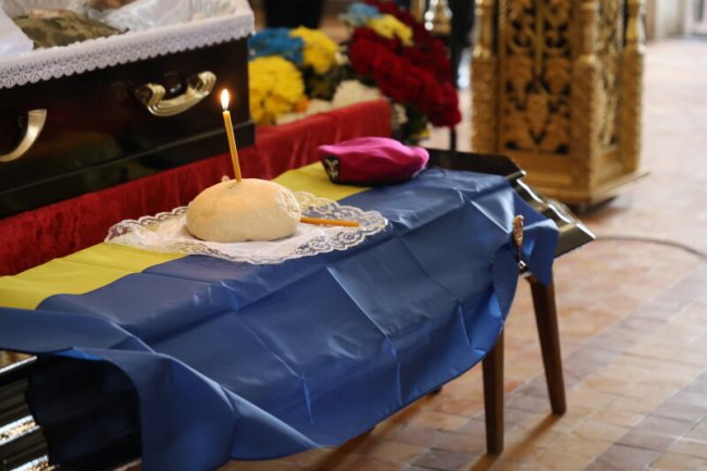 Загинув у бою за Україну: у Луцькій громаді попрощалися з Героєм Ігорем Журавлем