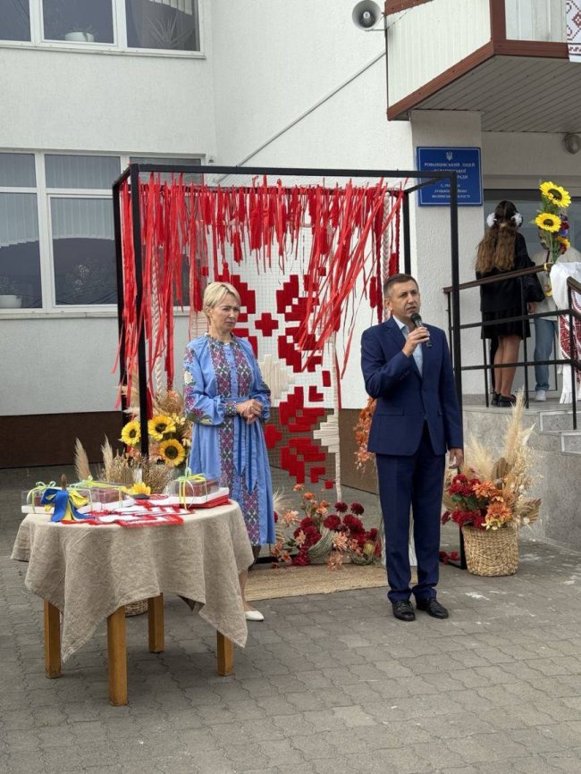 250 першачків, 119 випускників і новий корпус у Рованцях: як Боратинська громада розпочала навчальний рік