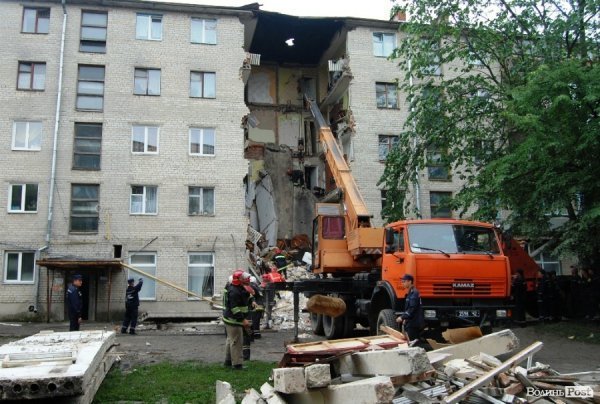 У завалах будинку в Луцьку знайшли тіло другого загиблого. ФОТО