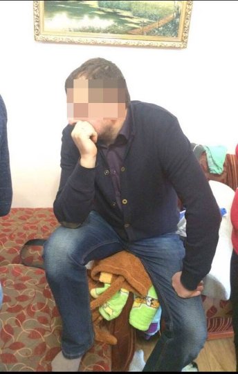 СБУ показала фото затримання на хабарі волинського чиновника