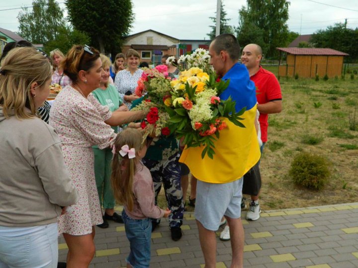 У громаді на Волині зустріли воїна, який майже три роки був у російському полоні. ФОТО