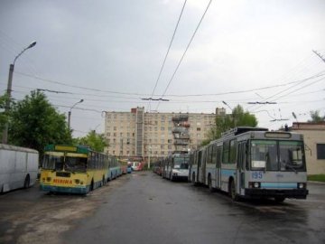 Тролейбусникам Луцька з початку літа не платять зарплати