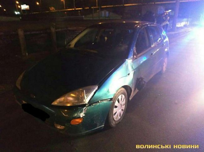 Постраждалого госпіталізували: у Луцьку пішохід потрапив під колеса авто. ФОТО