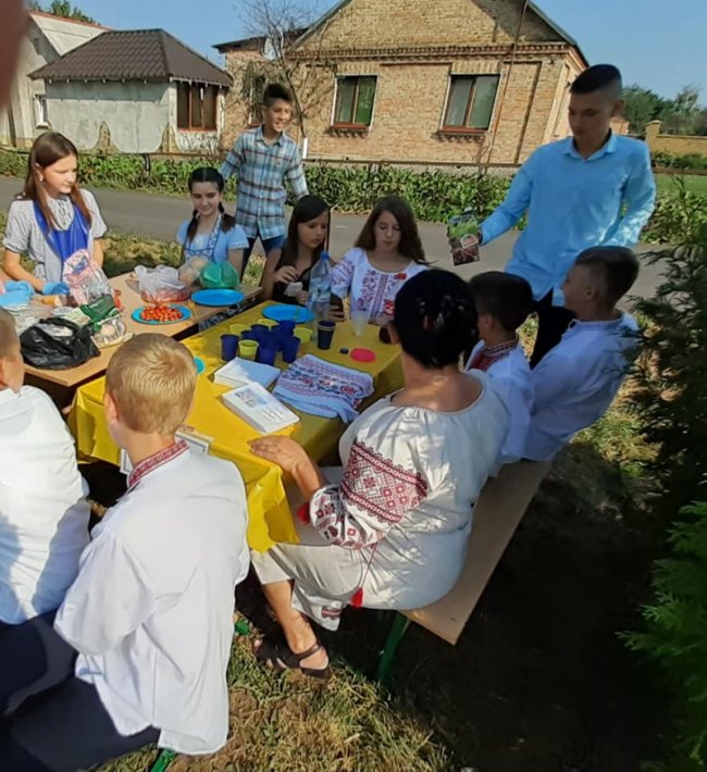 Квести, майстер-класи: у школі поблизу Луцька креативно відсвяткували перший дзвоник. ФОТО