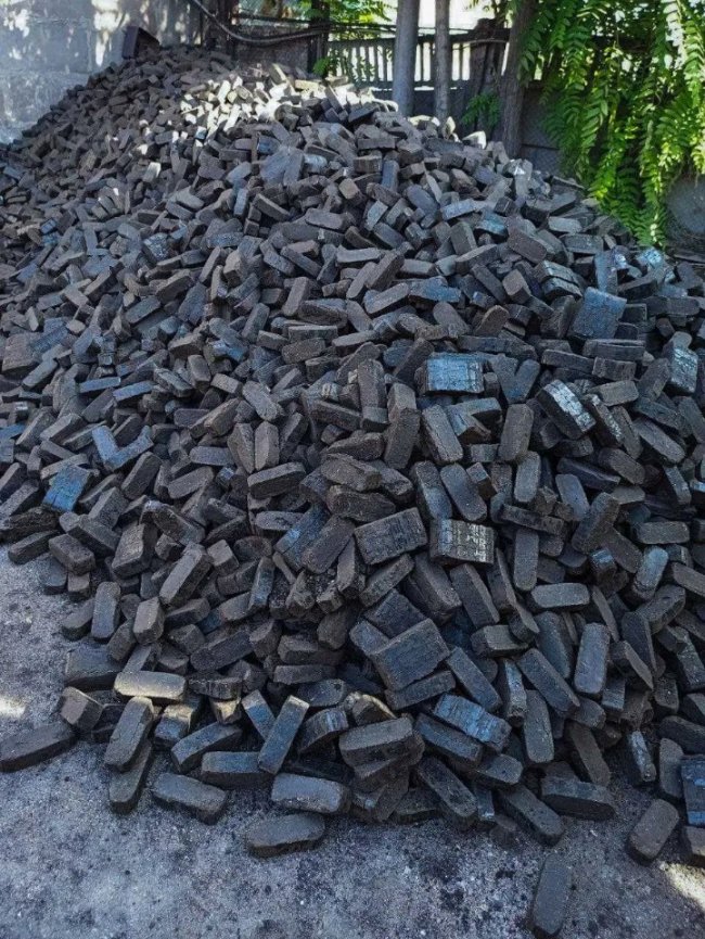 Луцьк. Де купити дрова і торфобрикет*