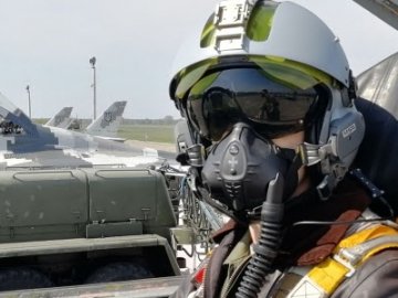 Військові льотчики отримуватимуть збільшені виплати