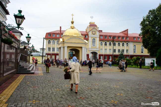 Як лучани на Маковія святили трави та мед. ФОТОРЕПОРТАЖ