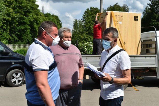 Волинські лікарні отримали нове медобладнання для боротьби з коронавірусом. ФОТО