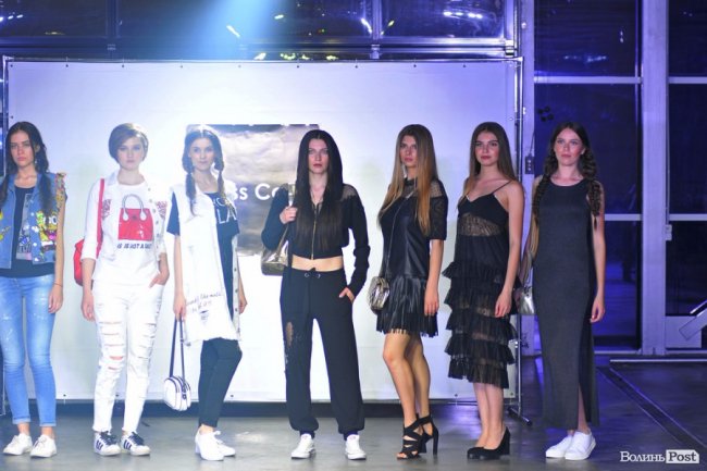Свято краси і моди: як мийку в Луцьку перетворили на модний подіум