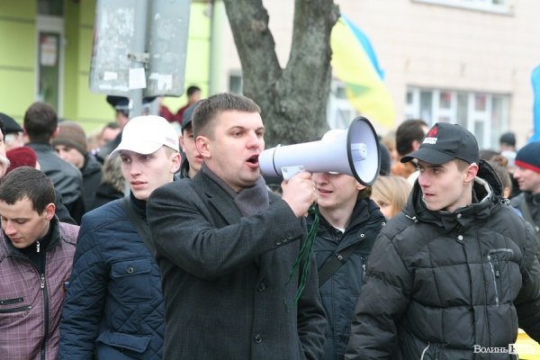 «Вставай, Україно» у Луцьку: обличчя протесту. ФОТО