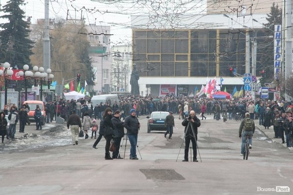 «Вставай, Україно» у Луцьку: обличчя протесту. ФОТО