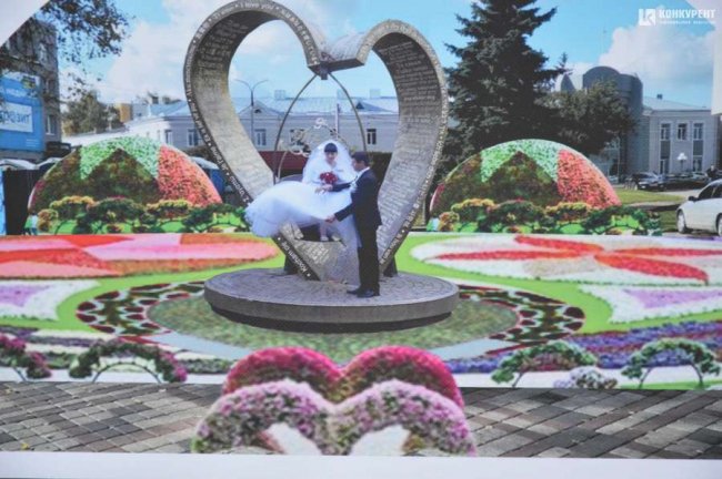 Показали проєкти реконструкції Театрального майдану: лучан закликають голосувати. ФОТО