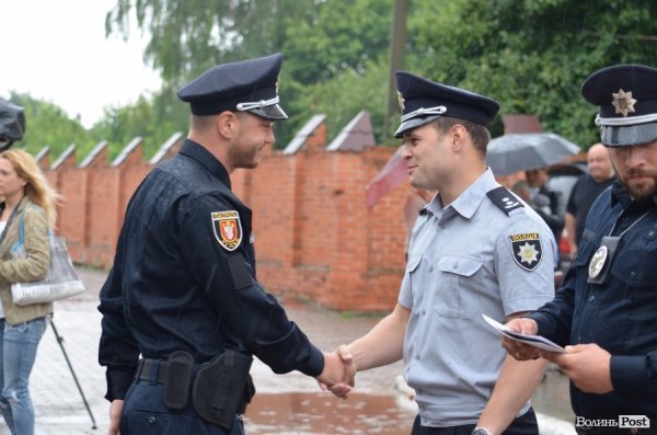 У Луцьку поліцейські отримали нові погони і звання. ФОТО