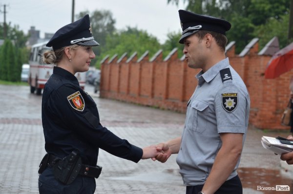 У Луцьку поліцейські отримали нові погони і звання. ФОТО