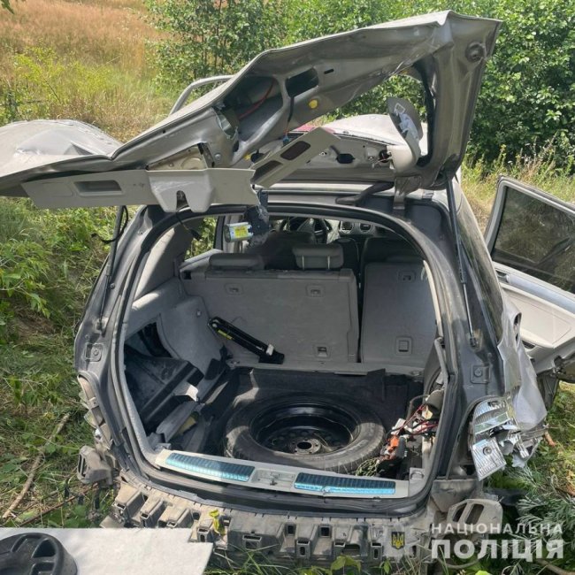 На Волині позашляховик злетів у кювет: водій та пасажир – у лікарні