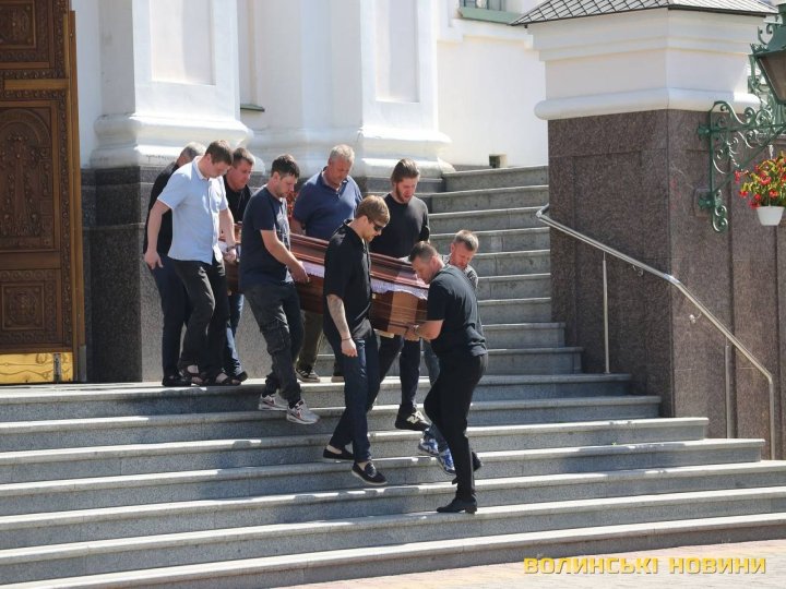 Ресторатора з Луцька Віталія Бровіна провели в останню путь. ФОТО