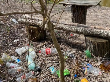 Двох волинян покарають за сміття на березі Стиру. ФОТО