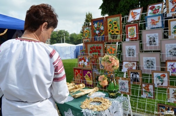 У центрі Луцька - фестиваль творчості дітей. ФОТО