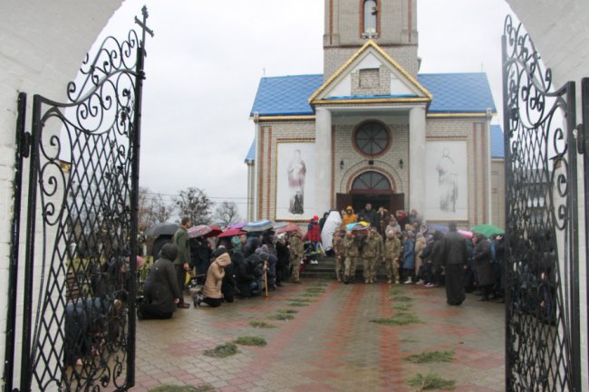 У Маневичах попрощалися із Героєм Іллею Фоміним