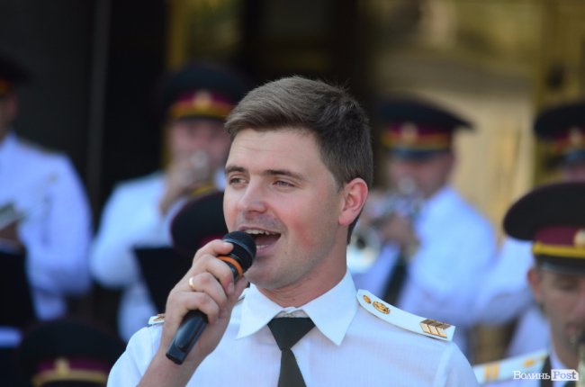 У центрі Луцька грав оркестр Нацгвардії. ФОТО