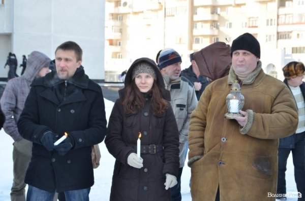  У Луцьку помолилися за загиблих у Києві і волю України. ФОТО