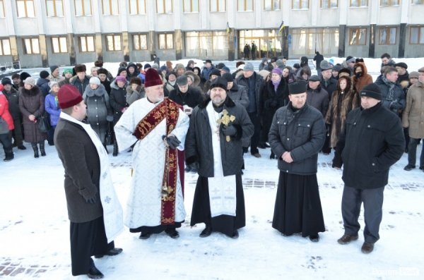  У Луцьку помолилися за загиблих у Києві і волю України. ФОТО