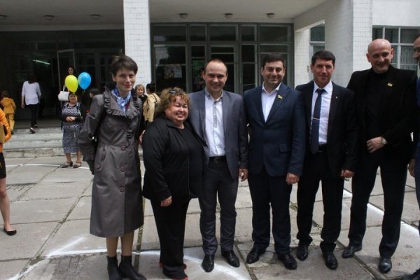 Луцька делегація повернулась з Волновахи. ФОТО