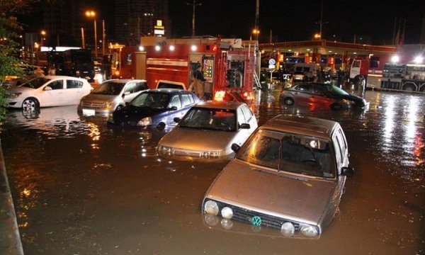 В Росії місто потерпає від сильної зливи. ФОТО. ВІДЕО