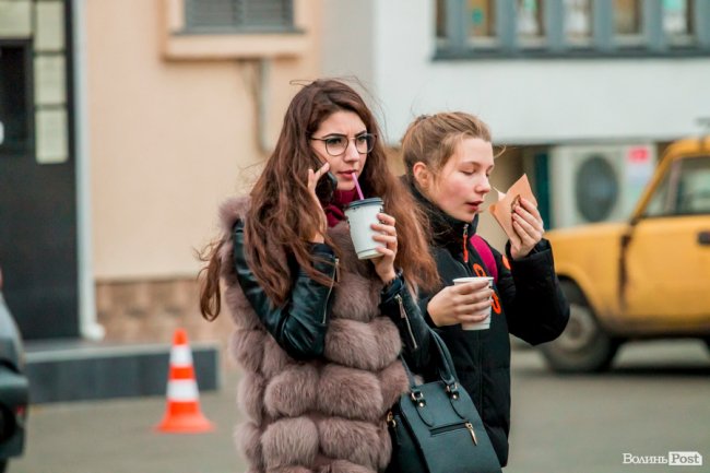 Кавовий Луцьк: як мешканці міста рятуються від холоду. ФОТО