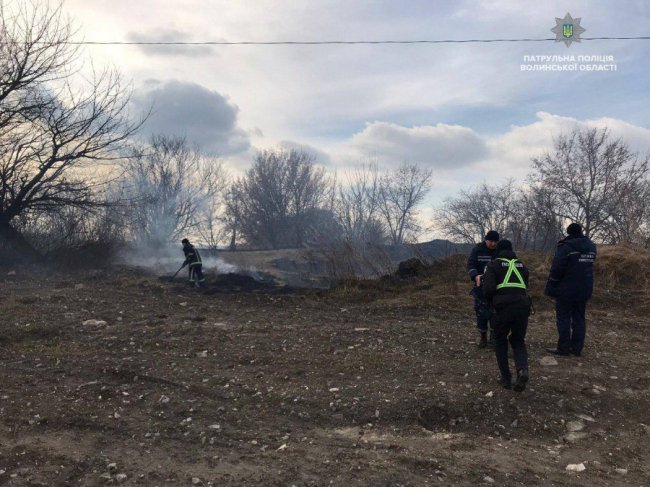 Під містом на Волині – пожежа. ВІДЕО