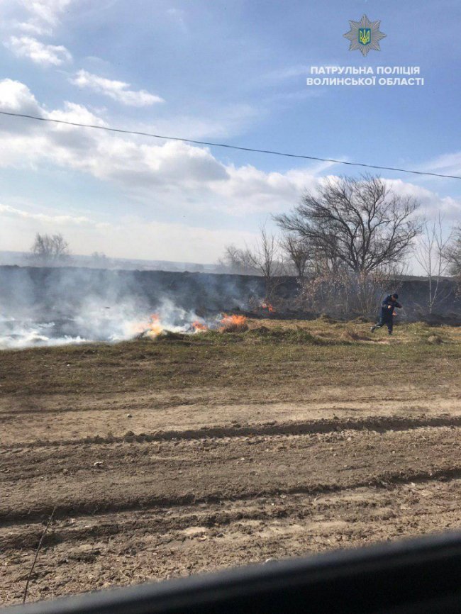 Під містом на Волині – пожежа. ВІДЕО