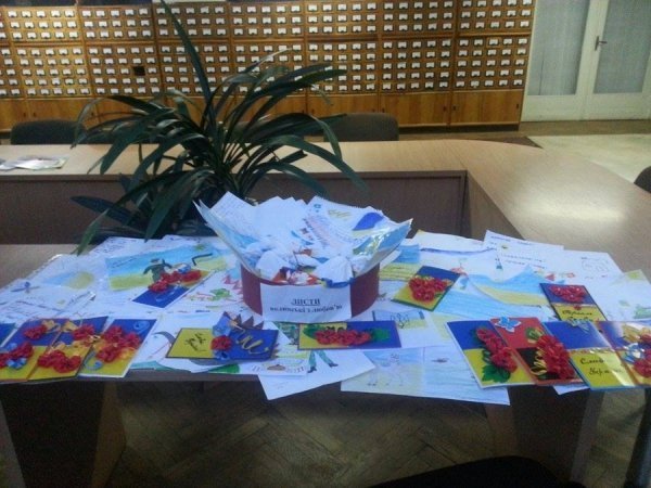 У Луцьку на благодійному ярмарку зібрали 8 тисяч для бійців. ФОТО