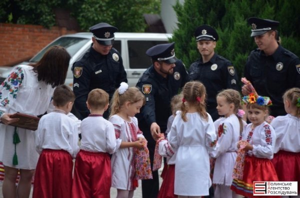 Луцькі правоохоронці відзначають півроку роботи. ФОТО