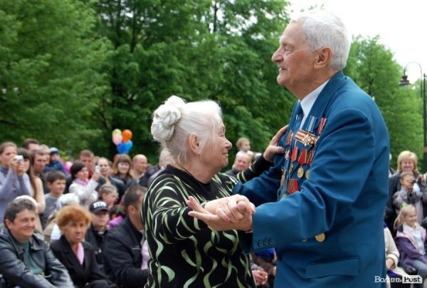 Як у Луцьку їли кашу і співали фронтових пісень