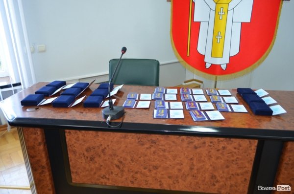 У Луцькій міській раді нагородили айдарівців. ФОТО