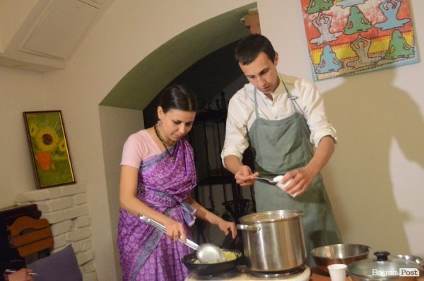 У Луцьку Любко Дереш готував ведичну їжу.ФОТО