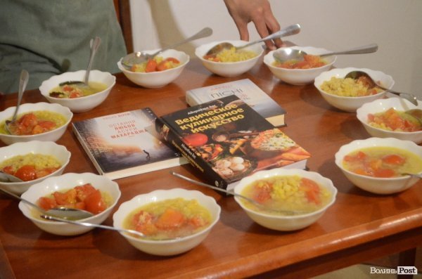 У Луцьку Любко Дереш готував ведичну їжу.ФОТО