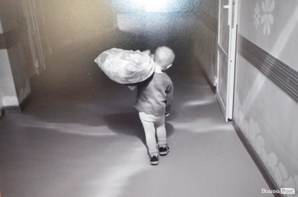 У Луцьку - виставка світлин про рак у дітей. ФОТО