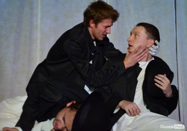 Театр «Гармидер» «збожеволів» на сцені. ФОТО  