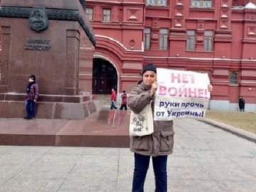 У Москві затримали 40 активістів за акцію проти війни в Україні. ВІДЕО