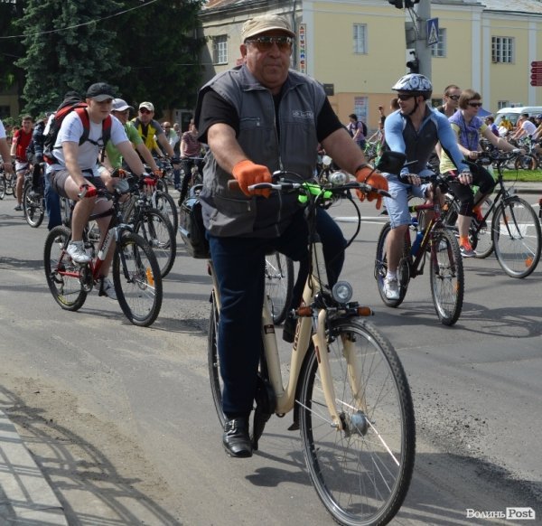 Велодень у Луцьку зібрав більше тисячі людей. ФОТО 