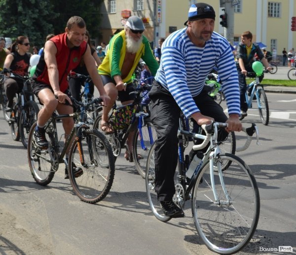 Велодень у Луцьку зібрав більше тисячі людей. ФОТО 