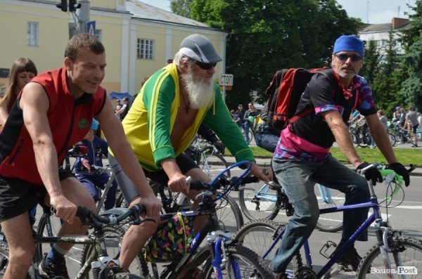Велодень у Луцьку зібрав більше тисячі людей. ФОТО 