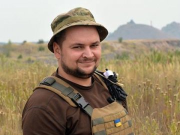 «Стиште плач — я стояв і поліг за найкращу з держав»: загиблому бійцю-лучанину присвятили вірш