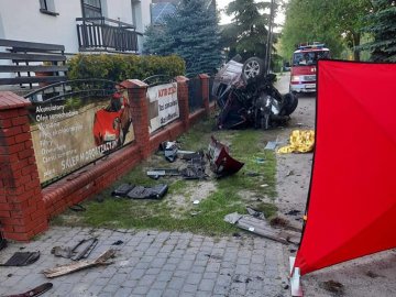 Від автівки залишилась купа брухту: у Польщі в аварії загинула українка. ФОТО